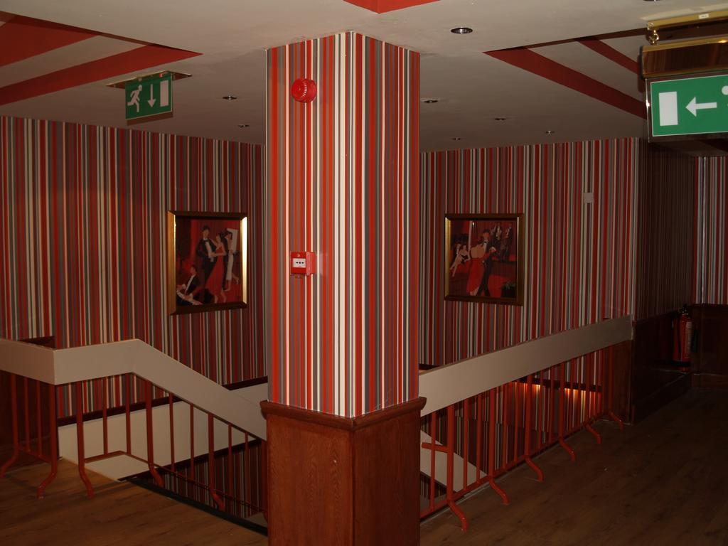 Antonine Hotel Falkirk Esterno foto